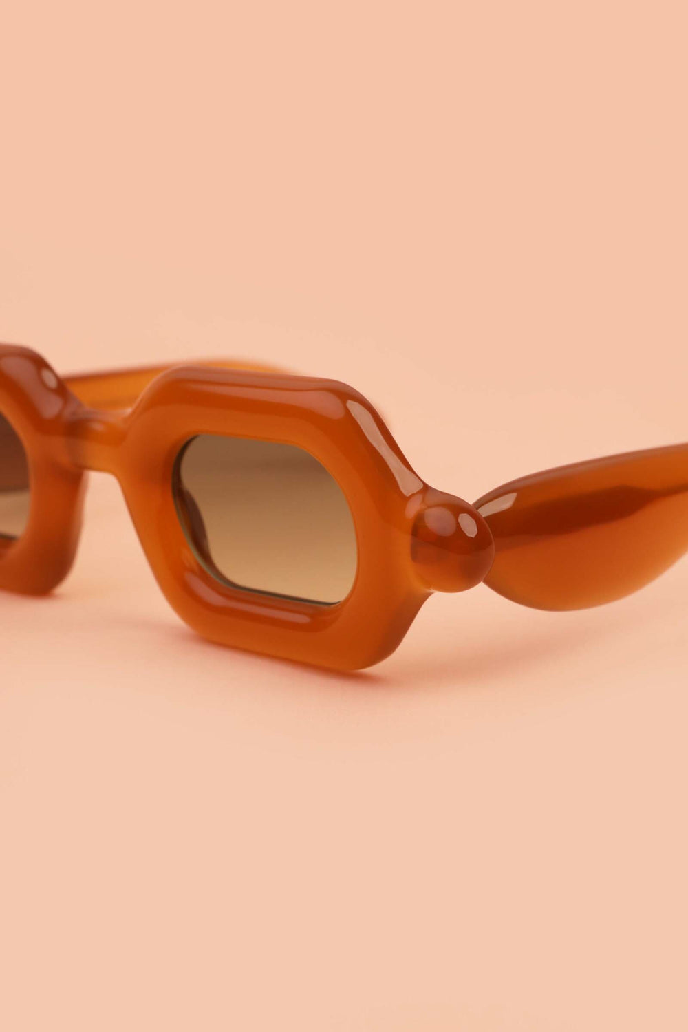 Pebble Almond Dulce SX Sunglasses