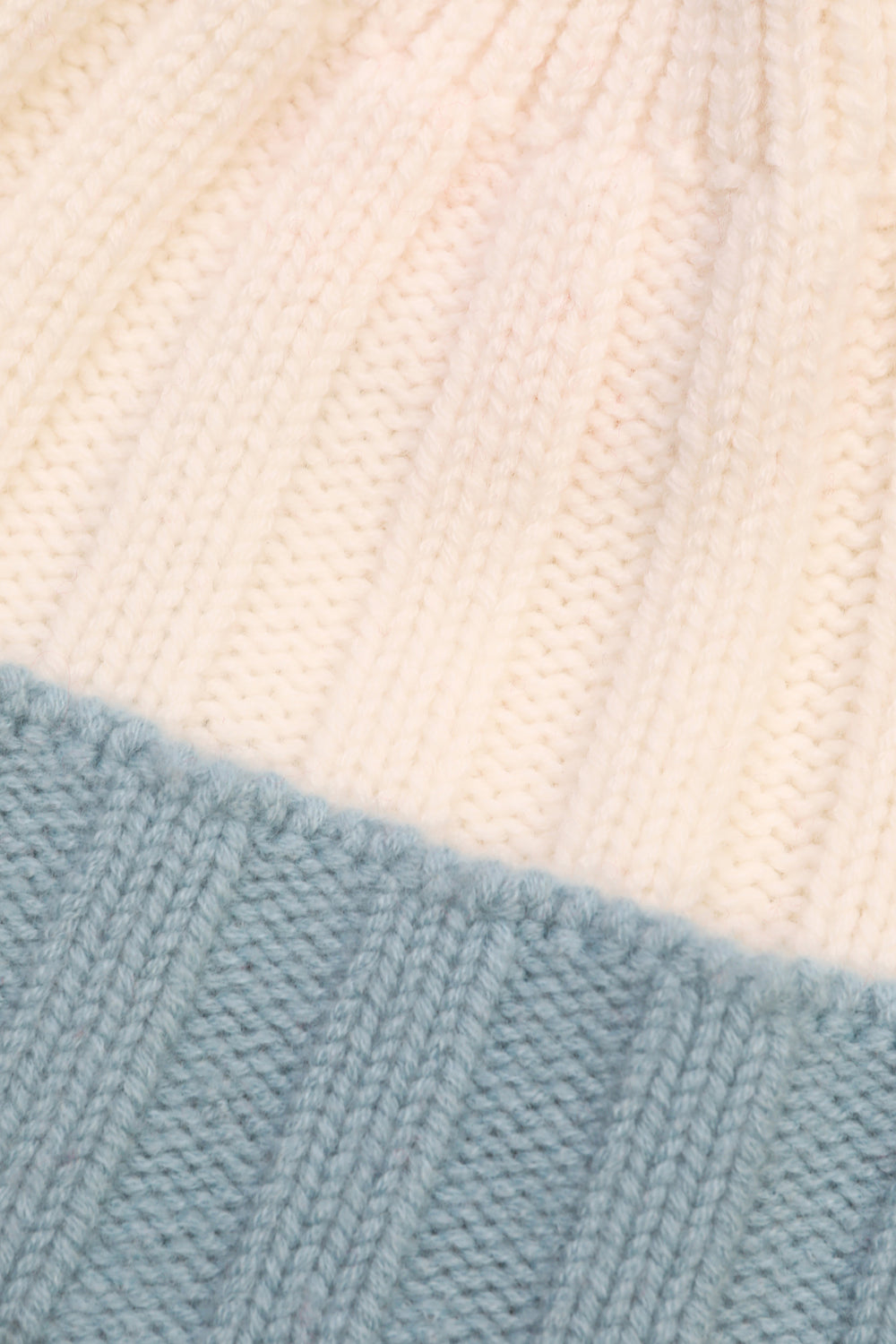 Pom Pom Beanie 水蓝色多色