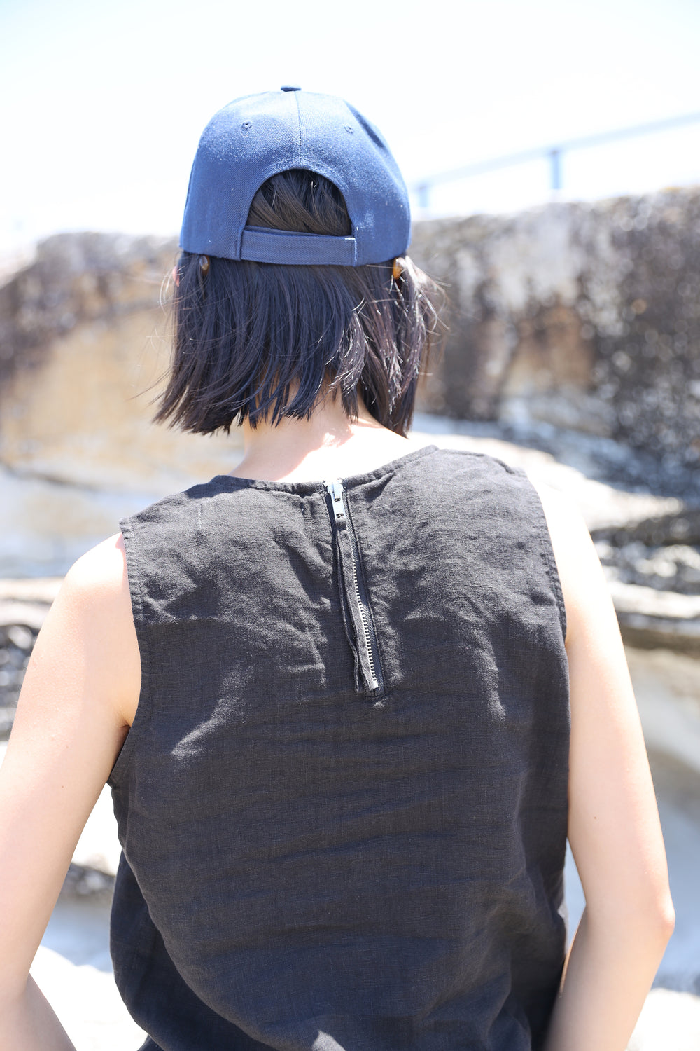 BASIC LINEN VEST BLACK